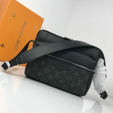 Louis Vuitton Monogram Canvas Messenger PM Black M43845 GL02876