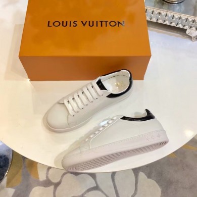 Replica Louis Vuitton TIME OUT SNEAKER LVC915SY WHITE GL02475