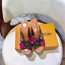 Imitation Louis Vuitton lady slippers LV846SY GL04319