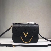 Louis Vuitton original VERY MESSENGER leather M53382 black GL00659