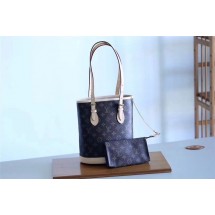 New Louis Vuitton Monogram Canvas M42238 GL01779