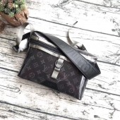 Best Louis vuitton original MESSENGER PM M52218 black GL02388